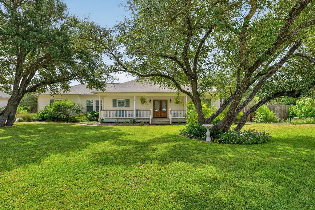 KeyAllegroSells's tweet photo. Need 3 bedrooms? Take a look at this place! #RealEstate #freshstart
#TeamKeyAllegro https://t.co/D7hGfP6qVE