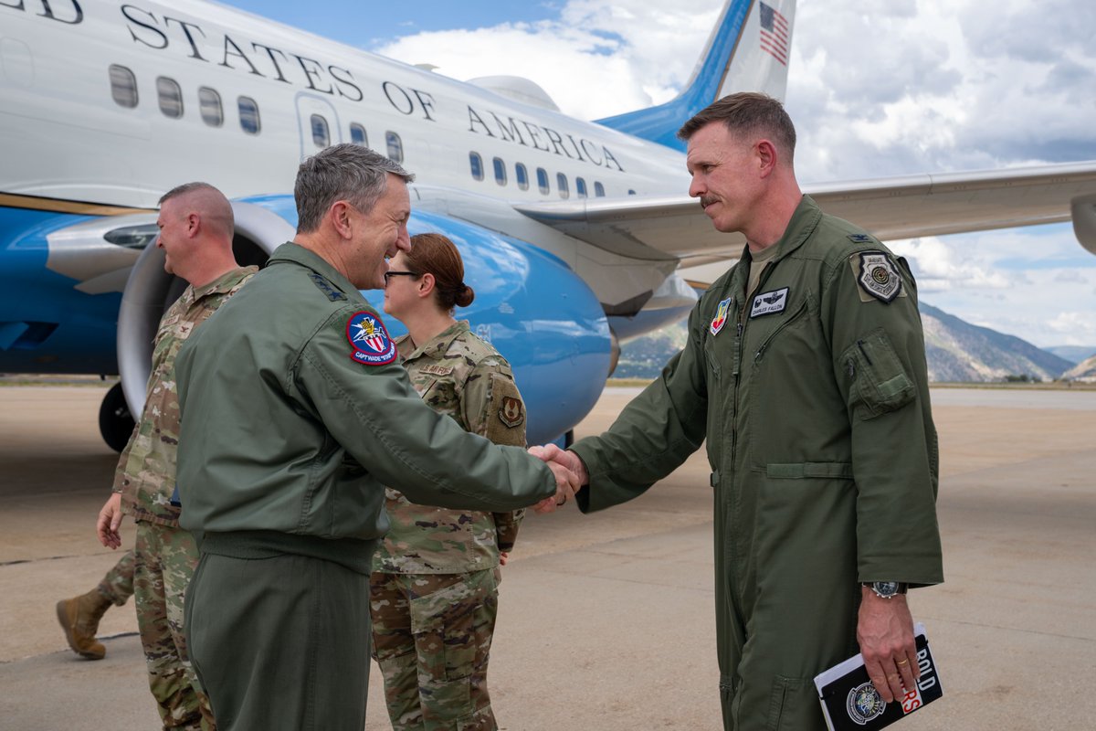 thejointstaff's tweet photo. On Sept. 1 at Hill Air Force Base, Gen. Dan Caine met with Airmen from the 649th Munitions Squadron and mission-support teams from the 75th and 388th wings who build, sustain, and support the capabilities our Joint Force relies on every day.
 
He recognized several Airmen for outstanding service and contributions to mission readiness. Their skill, discipline, and attention to detail are essential to maintaining a ready and capable force.