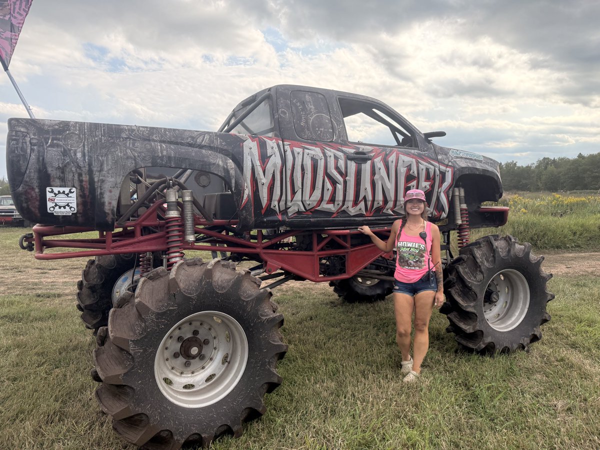 HowiesMudBog's tweet photo. Mudslinger is ready to lead the truck parade starting at 5 https://t.co/a1o2IeL5DW