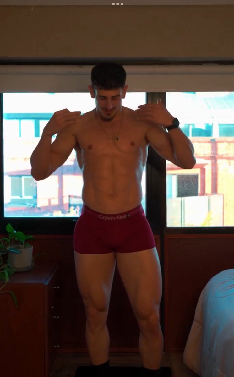 DanGamboaB's tweet photo. Cuando un hetero queerbater de ultraderecha muere, nace otro.

Los gays nunca aprenden. https://t.co/xMSLTCpDbx