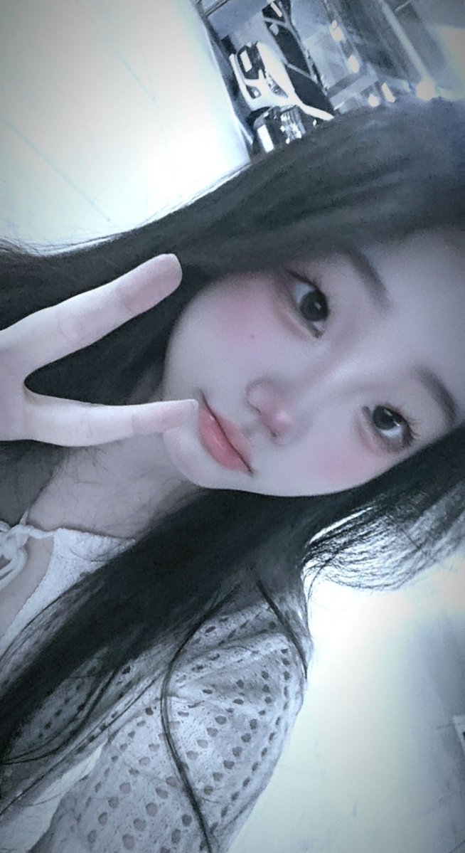 Bt0B03's tweet photo. #인용으로_이트친_좋아하는_이유
사진쓸거없어서 일반인사진쓰겟음ㅇㅇ
없으면 울거임😭 https://t.co/YBo0Fikhoy