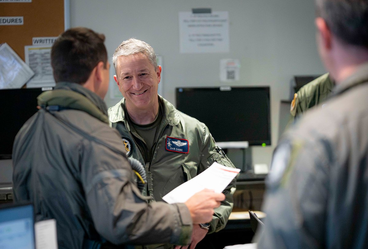 thejointstaff's tweet photo. On Sept. 1 at Hill Air Force Base, Gen. Dan Caine met with Airmen from the active duty 388th Fighter Wing and Air Force Reserve 419th Fighter Wing to hear directly from the force and thank them for their service. 

He recognized several Airmen for outstanding performance and contributions to the mission. Their professionalism, readiness, and commitment help ensure the Joint Force can generate combat airpower when and where it is needed.