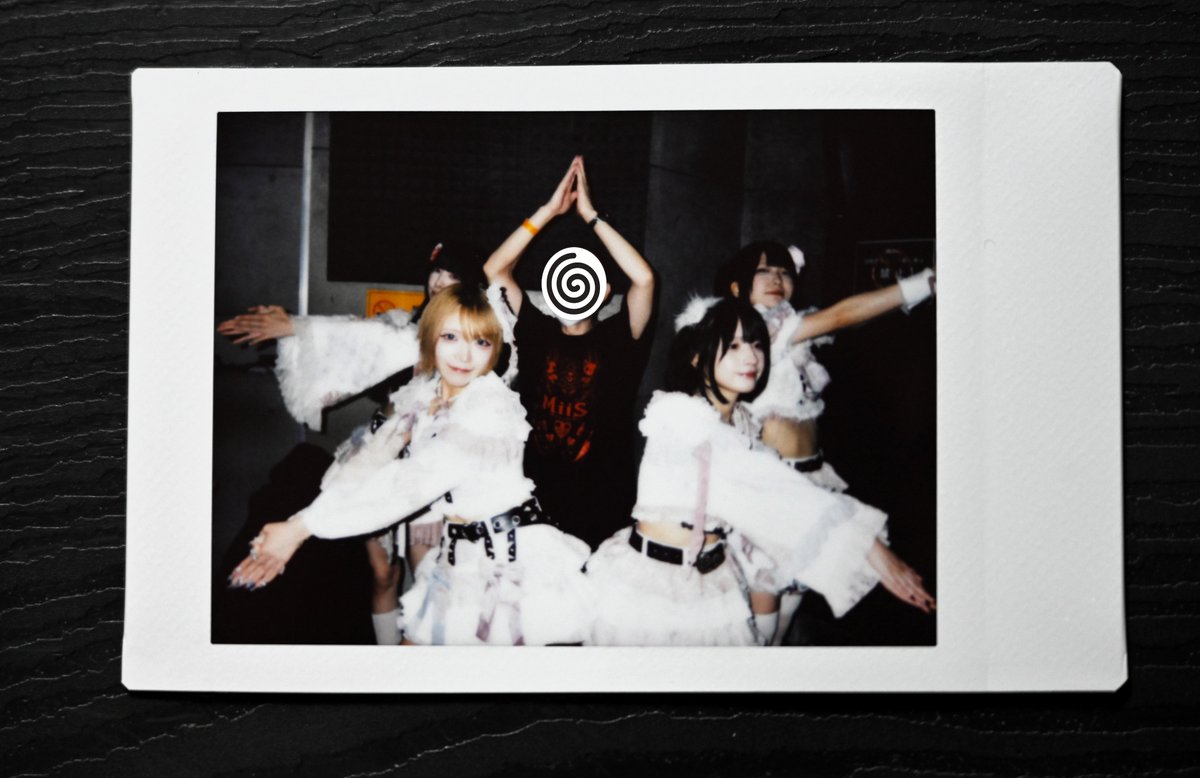 hokmiz202006's tweet photo. (時差)9/3のZirco Tokyo(新宿)でのライブの時のチェキです
(冠Fes -カンフェス-)
#MiiS
蒼夜ひなた
#蒼夜さん顔屋さんトキメキ屋さん
月宮まよい
#まよまよにしてあげる
氷菓澪
#みおっち育成計画
☆7ユメ
#ゆめちゃんいちばんぼし https://t.co/fIUjs49rQo