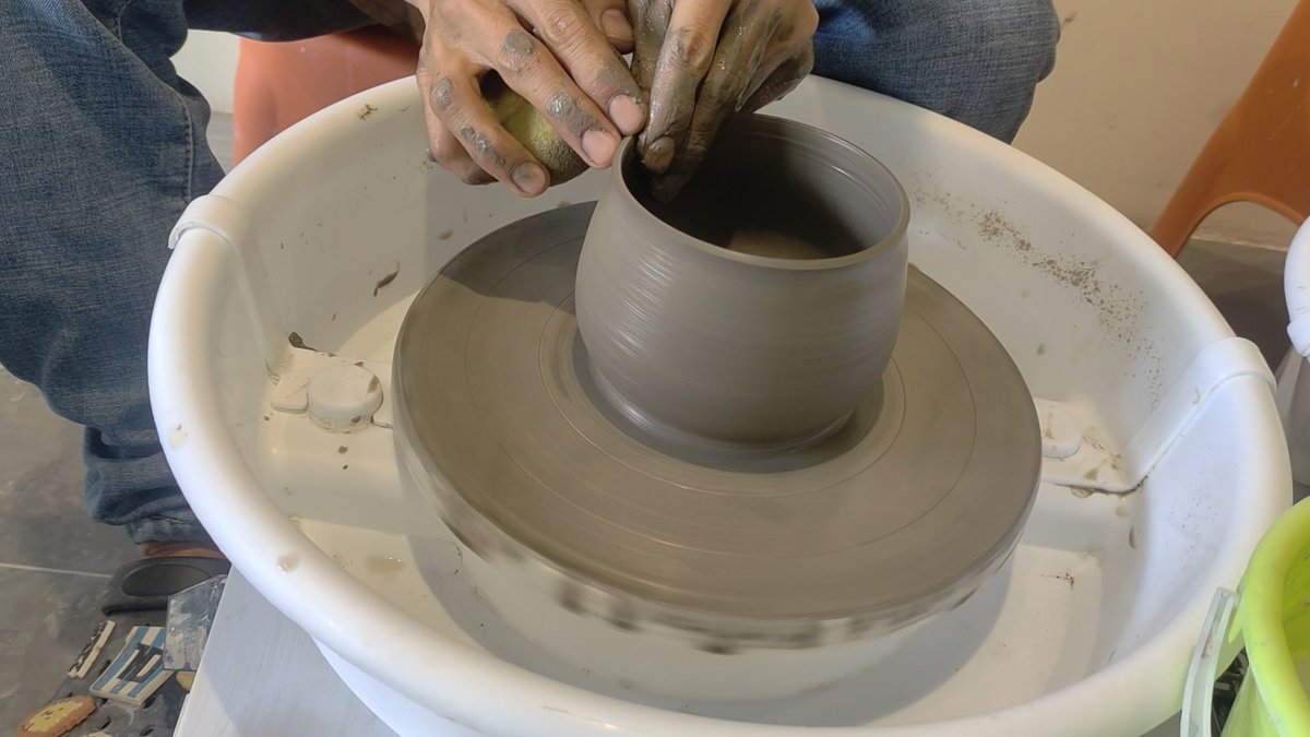 cai_qh's tweet photo. Dive into live pottery wheel throwing tonight—feel clay take shape under your hands, that’s art you can touch u0026 keep! https://t.co/Qz9g7aZyIt