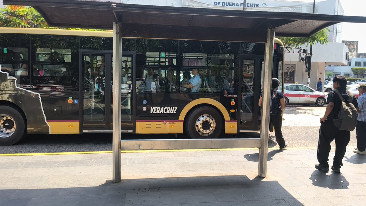 MasNoticiasRTV's tweet photo. #Usuarios piden que próximos camiones #Ulúa cubran #rutas faltantes en zona conurbada
✍️Carlos Navarrete
Más información 👇
https://t.co/DIPvg6FIQV https://t.co/hwAvBv9Y6q