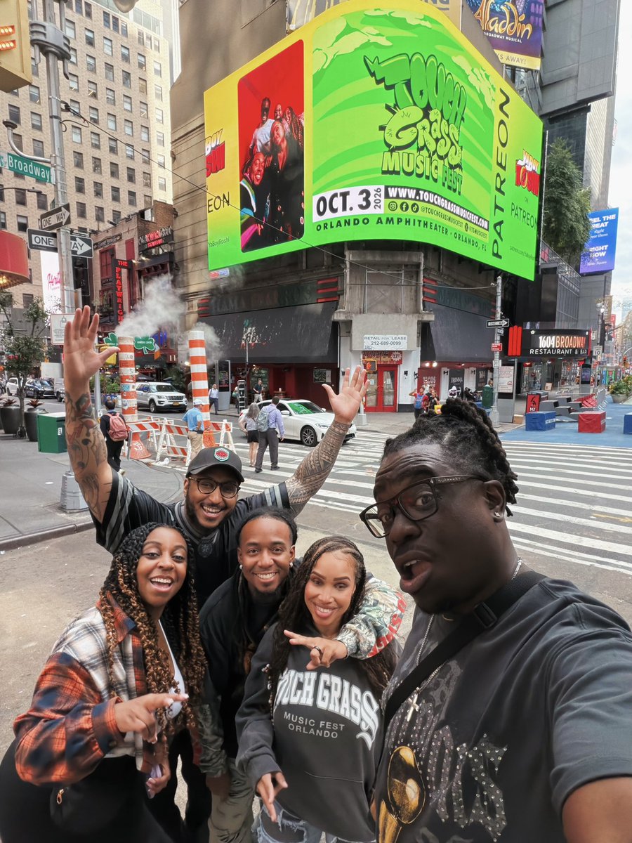 YaBoyRoshi's tweet photo. Patreon got us a billboard in Time Square. Never imagined. Truly grateful! https://t.co/enoXx4elJK
