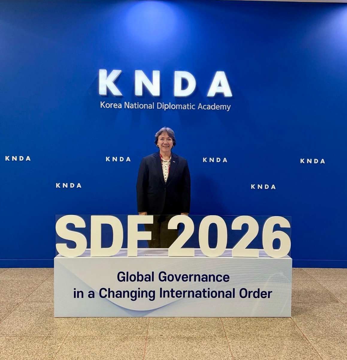 MinexGt's tweet photo. #GuatemalaEnCorea | La embajadora de Guatemala en Corea del Sur, Sara Solís, asistió al Seoul Diplomacy Forum 2026, convocado por la Academia Diplomática Nacional de Corea (KNDA) bajo el lema "Gobernanza global en un orden internacional cambiante". La inauguración estuvo a cargo del ministro de Asuntos Exteriores surcoreano, Cho Hyun, quien expuso las perspectivas de su país ante los retos geopolíticos contemporáneos.

El encuentro congregó a diplomáticos e investigadores internacionales para analizar la evolución del escenario multilateral, la vigencia del derecho internacional y la cooperación entre Estados. La presencia de la misión diplomática reafirma el interés de Guatemala en el diálogo estratégico sobre dinámicas globales y el fortalecimiento de los vínculos bilaterales con Corea del Sur.

📰 https://t.co/Y4klAaC9pU
