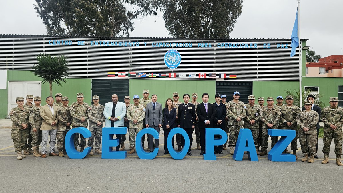 cecopaz_oficial's tweet photo. Taller sobre Operaciones de Paz en el marco de la Cooperación de Defensa Japón–Perú.

🪖🩵💪🇺🇳🇵🇪 #ONU #UN #UnitedNations #Peacekeepers #Peacekeeping #MINDEF #CECOPAZ #FuerzasArmadasPerú #Ejército #MarinaDeGuerra #FuerzaAérea #PolicíaNacional #MilitaryTraining #日本大使館 #NDP https://t.co/BQ1hpllW7i