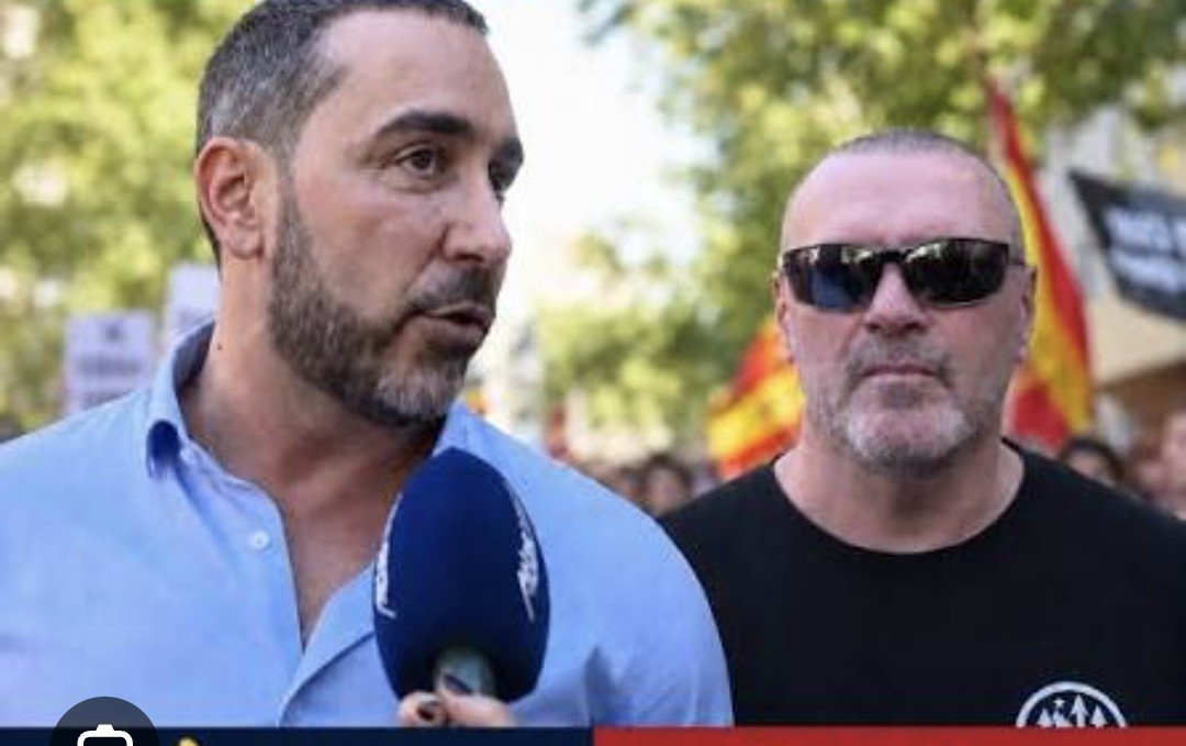 ARPolicias's tweet photo. Marruecos mueve tablero político a España próximas elecciones generales.En Melilla consiguieron  provocar conflictos 1986.Ahora toca Ceuta!
✳️"Patriotas nuevos"no van a faltar para agitar.Los residentes seguirán a merced de unos y otros,en su lejanía peninsular.
🗣Qué triste😡 https://t.co/zWlMLB40dc