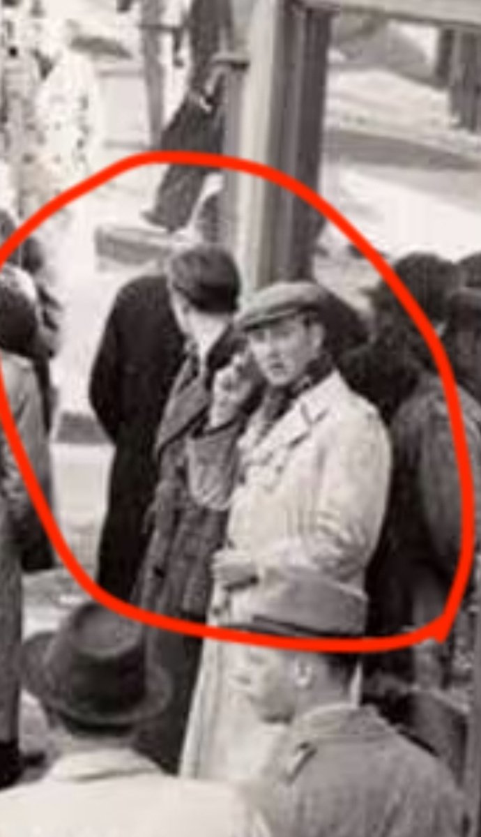 SecretAugure's tweet photo. @grok @Fascinate_Hist @grok he is holding a fire arm. Look at his fingers. https://t.co/sLXgWPM0Ta