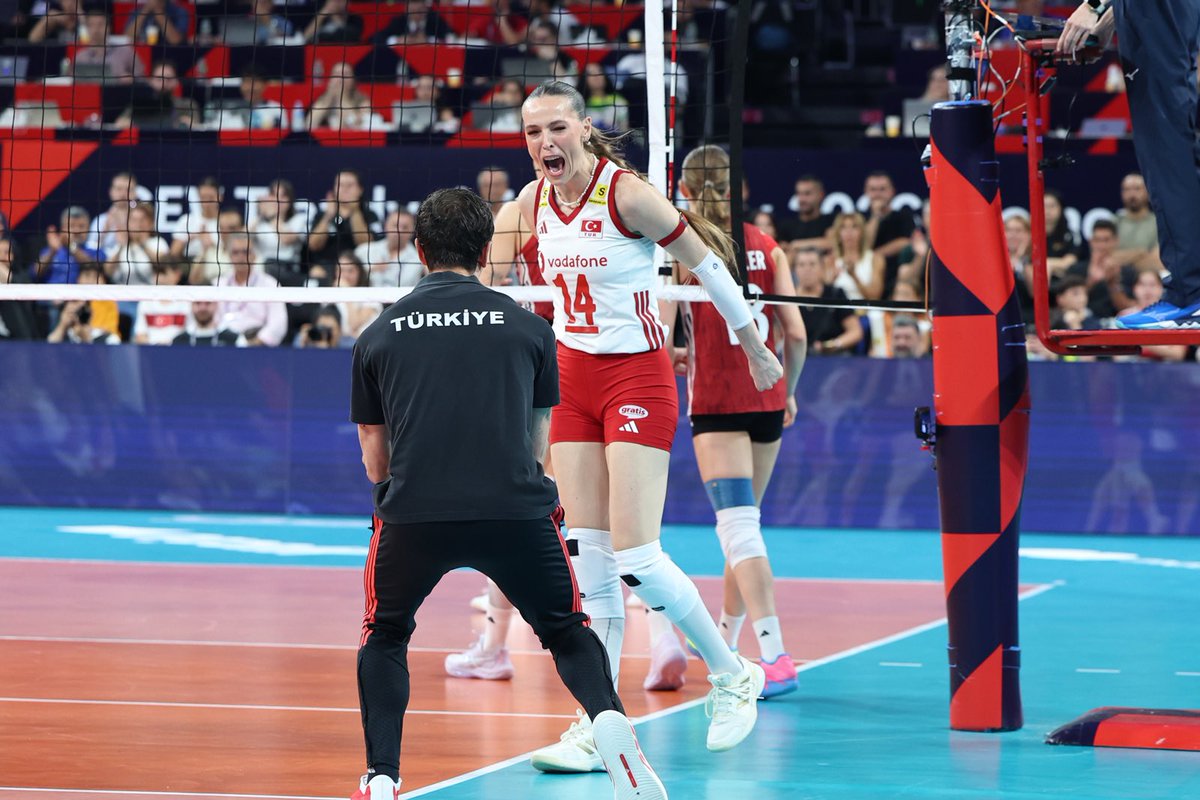 TVForgtr's tweet photo. Filenin Sultanları, CEV Trendyol 2026 Avrupa Şampiyonası'nda Yarı Finalde!
⛓️‍💥 https://t.co/EywHmp6VrY https://t.co/0QjX8165sP