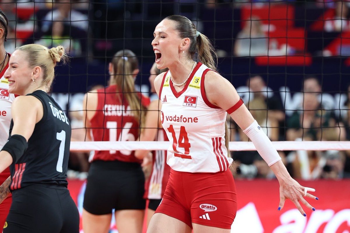 TVForgtr's tweet photo. Filenin Sultanları, CEV Trendyol 2026 Avrupa Şampiyonası'nda Yarı Finalde!
⛓️‍💥 https://t.co/EywHmp6VrY https://t.co/0QjX8165sP