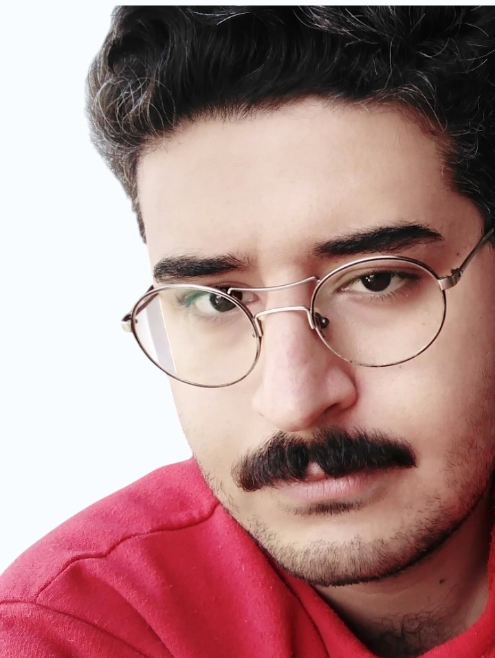 ensyesl's tweet photo. Üç fotoğraf. Birinci fotoğraf sağ alttaki kesik fotoğrafın yapay zeka tarafından tamamlanmasıyla oluşturulmuştur. https://t.co/V39DeNT8H6