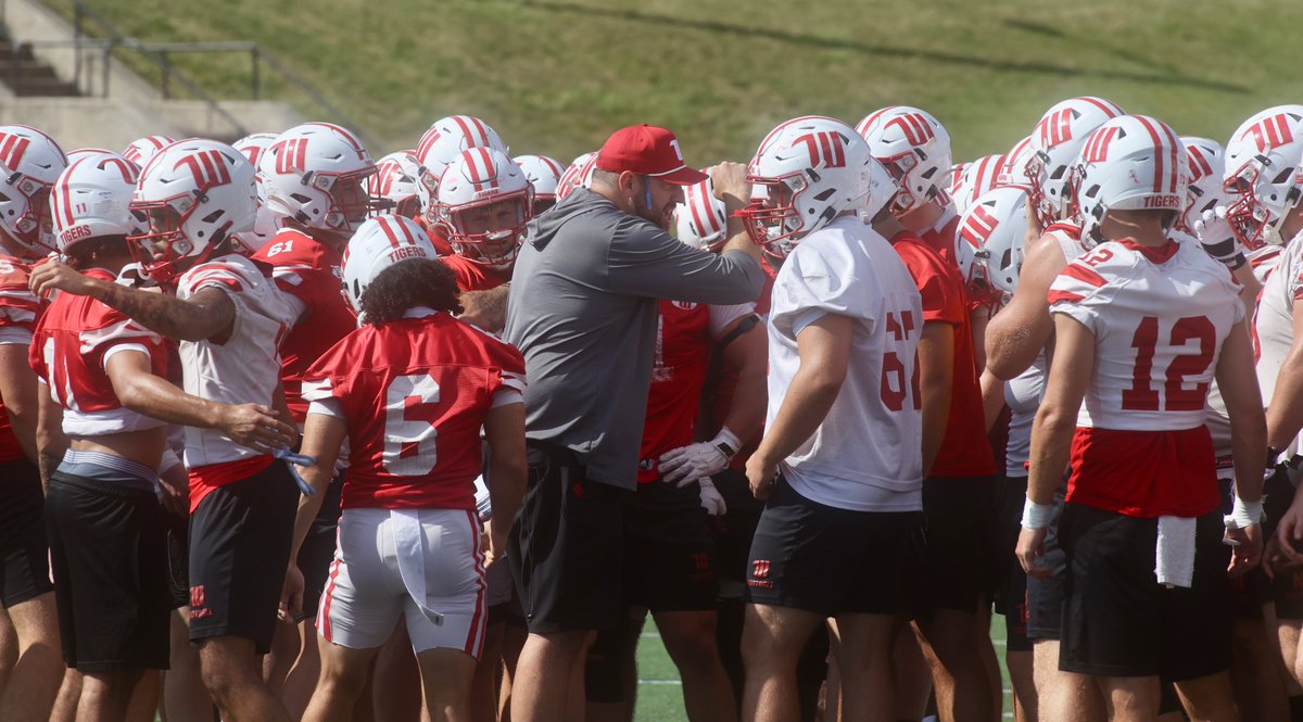 DavidPJablonski's tweet photo. I visited Wittenberg football practice today to shoot some photos. The Tigers open the season Saturday at Washington and Lee in Virginia. It will be the first game for new head coach BJ Coad. @WittFootball https://t.co/Ur1gwWidUR