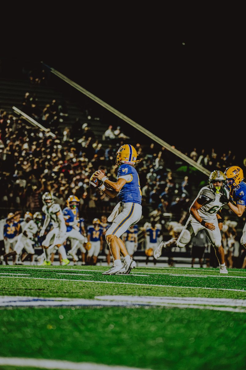 harperelove's tweet photo. Had another great game against Catawba Ridge to bring our record to 2-0. We beat them for the first time in school history, 38-17!
STATS:
239 Passing Yards
2 TDs
13 Completions
Here are the highlights #agtg
 @FMHSFB23 
@CoachJameySmall 
@StoryBret 
@SWARM7v7 
@CoachMcManusRH https://t.co/p62ZzJAq5J