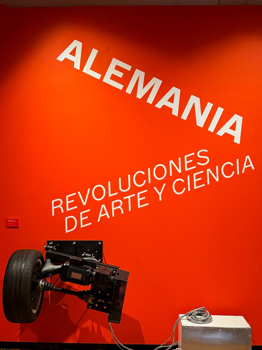 museofranzmayer's tweet photo. ¿#SabíasQue la idea de poner en diálogo piezas de distintas épocas y culturas ya estaba en la visión de Franz Mayer?
👀
En su cumpleaños te invitamos a visitar “Revoluciones de arte y ciencia”, exposición donde piezas de la colección conviven con propuestas contemporáneas. https://t.co/h1Oe43tYFA