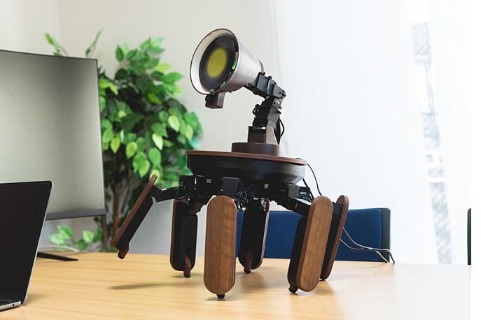impress_watch's tweet photo. AIエージェントに"身体"を与える卓上ロボット「Palmimo DevKit」 https://t.co/E4bAIji03A https://t.co/nJnZgTLNN3