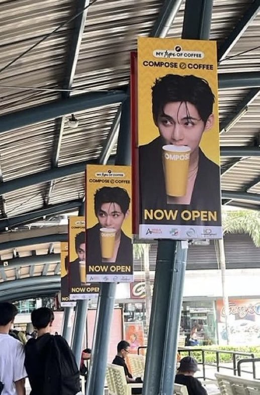 TAETAE_PH's tweet photo. Taehyung has taken over Market! Market! BGC! 

New Compose Coffee ads featuring Taehyung are now up around the mall. Look at all those Taehyungs! (ctto)

V FOR COMPOSE COFFEE
COMPOSE COFFEE MODEL V
#TaehyungxComposeCoffee
#VxComposeCoffee https://t.co/WZPuGQTInJ