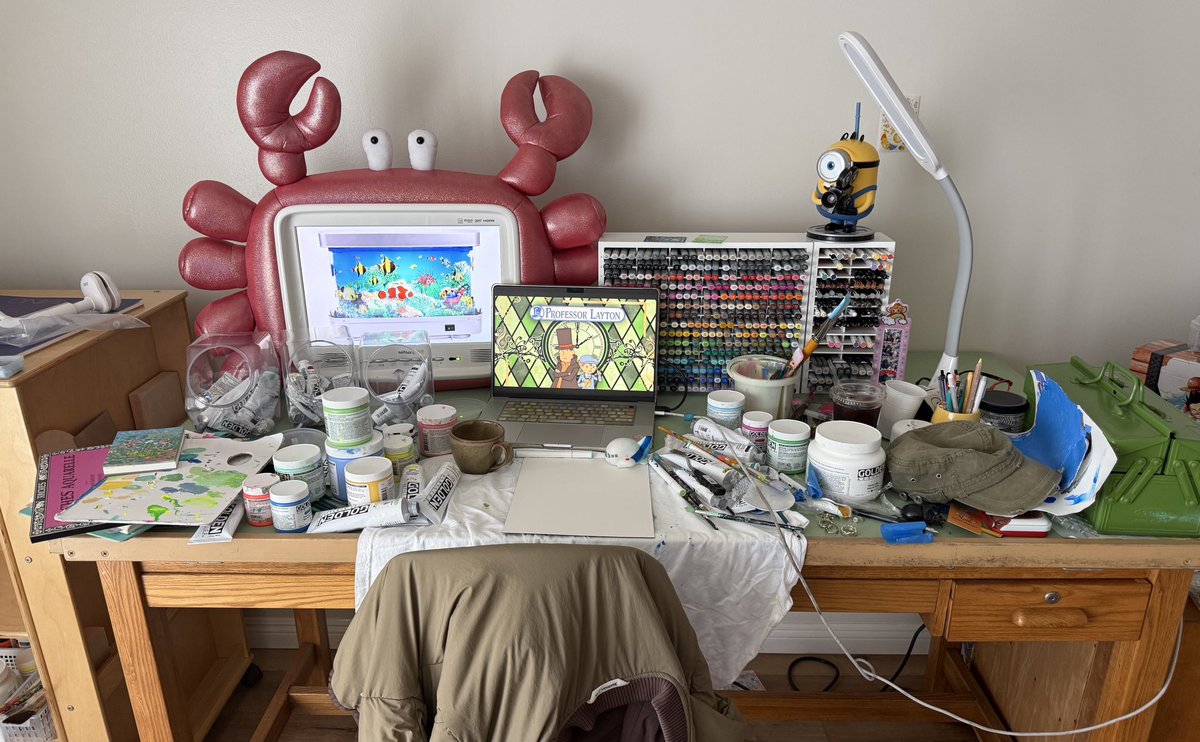 onenhillion's tweet photo. work desk today https://t.co/VrxQnbaVXI