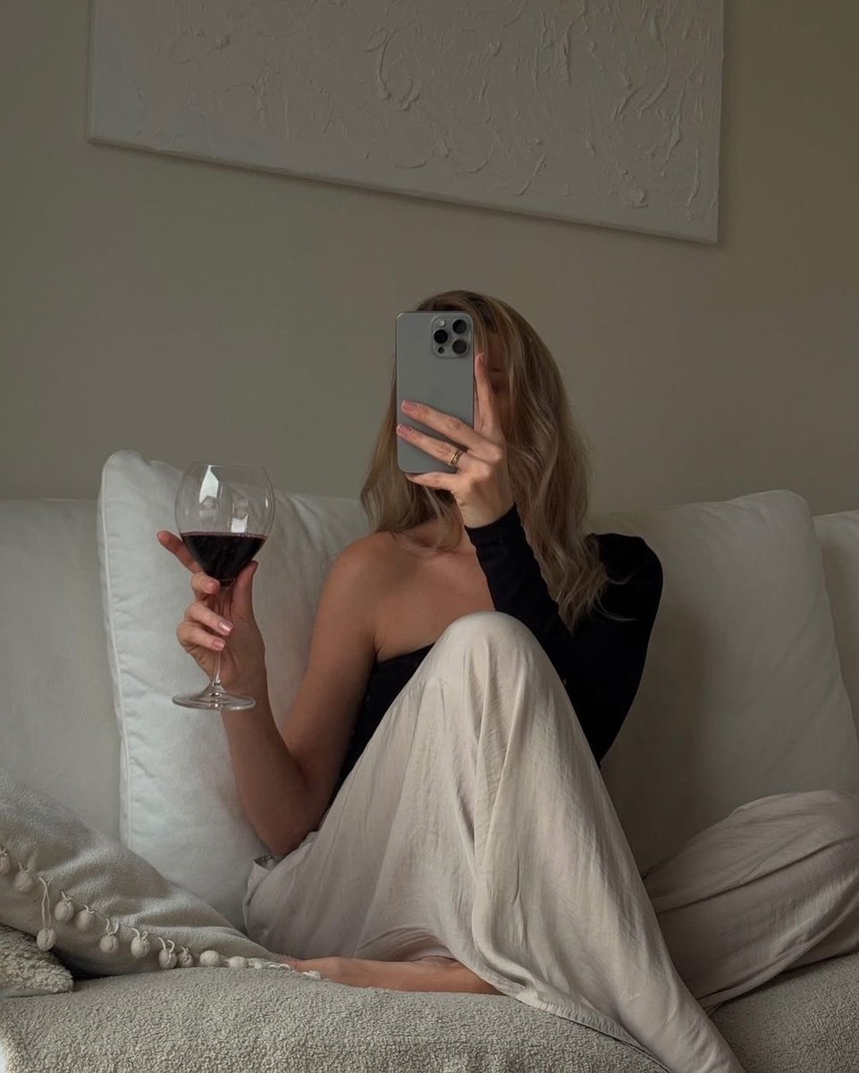 VeiledTorment's tweet photo. Do not disturb. (Please disturb.) https://t.co/5XsNQgZQXt