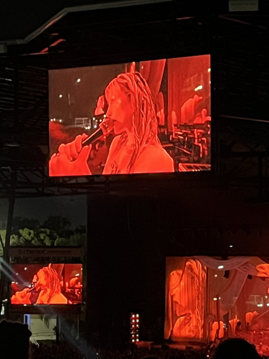 god___sammit's tweet photo. hayley williams you will always be famous https://t.co/eDd9jUoRZN