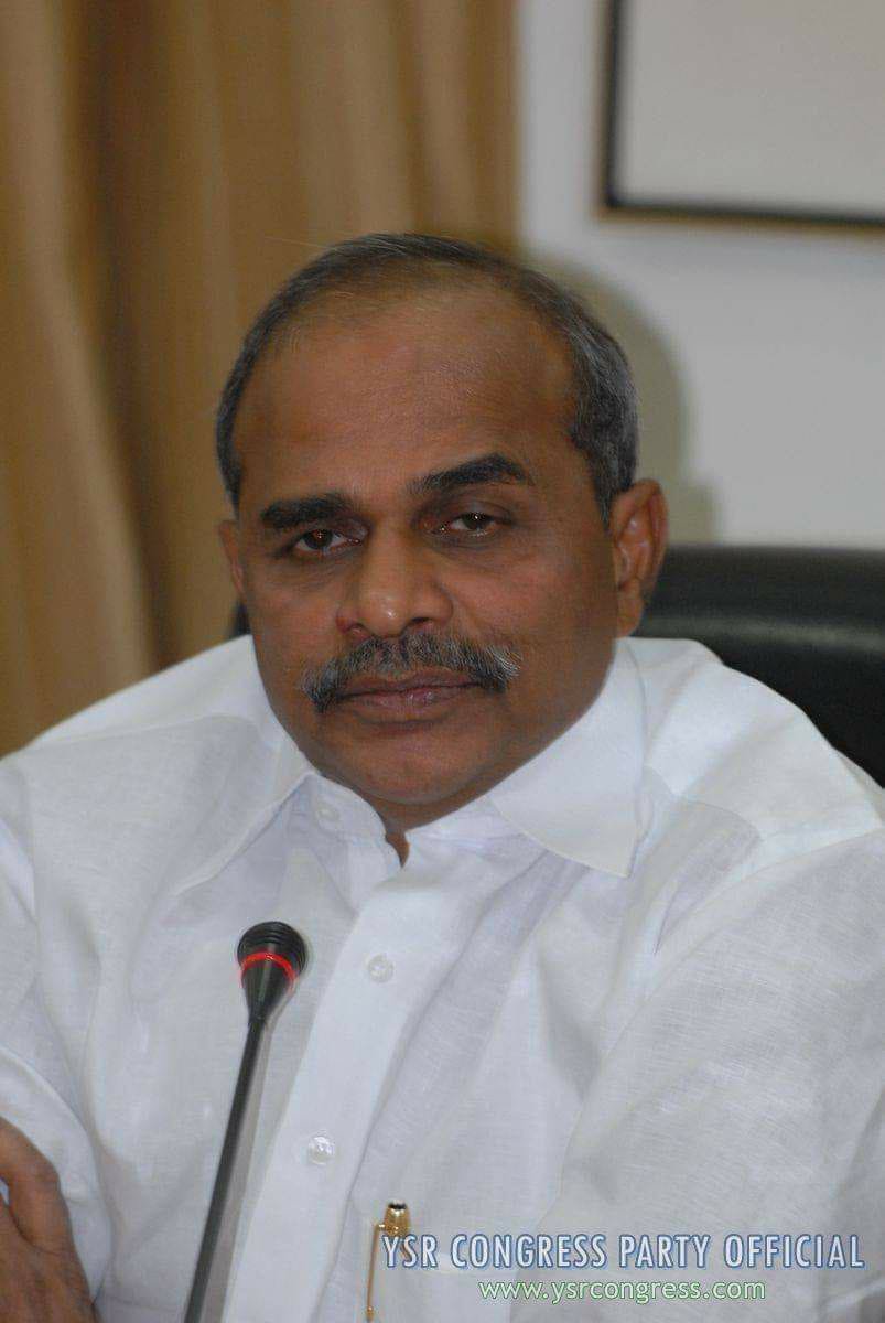 Mangalagiri_'s tweet photo. https://t.co/ixnvUaAtw5
SC,STలు కేవలం సంక్షేమ పథకాల లబ్ధిదారులుగా కాకుండా పారిశ్రామికవేత్తలుగా ఎదిగి, ఆర్థికంగా బలపడాలి అనే దూరదృష్టితో ఆలోచించిన మహానేత డాక్టర్ #YSR గారు.
#YsrCongressPartyMangalagiri
#YsrCongressPartyTadepalli
#YSRLivesOn #YSRForever
#Team_Venu #Team_RK https://t.co/Ae0Jf4PX2N
