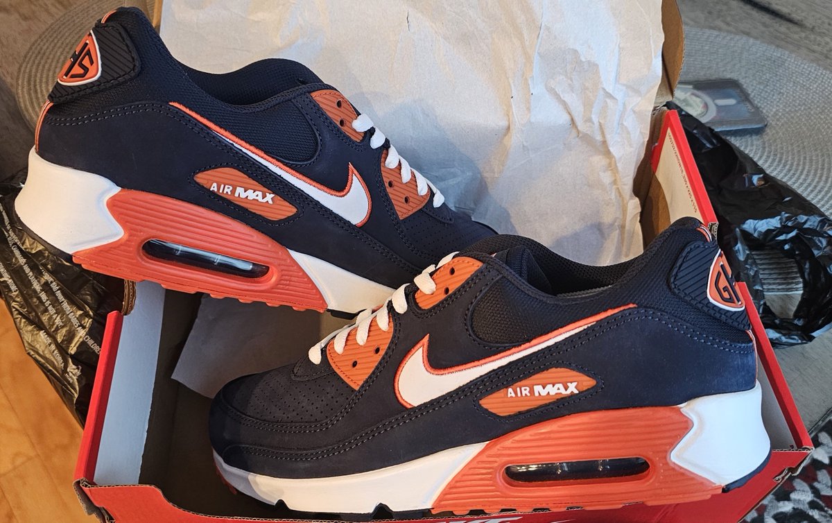 ElShaungo_'s tweet photo. S/O to the fam @brimhef for the assist !!
DA BEARS
#GSH
#DaBears https://t.co/dQPldmkP8r
