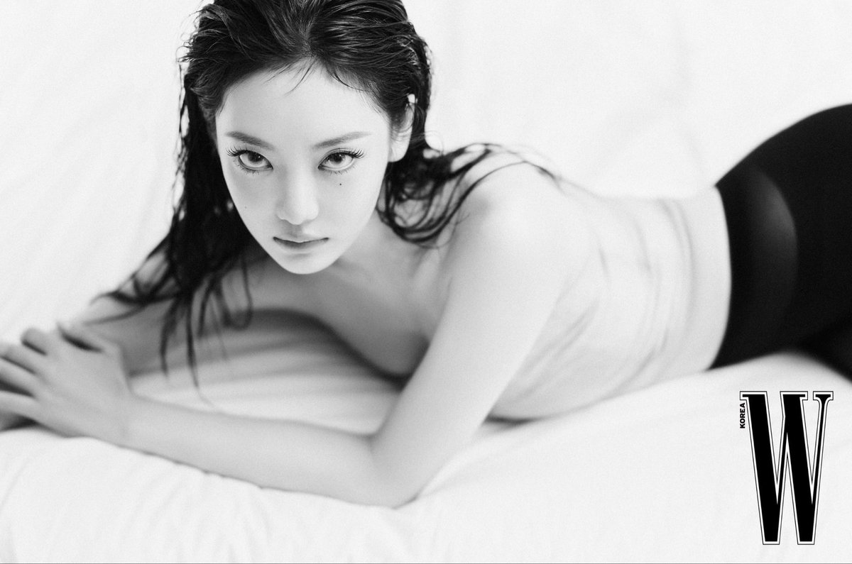 aespapic's tweet photo. NINGNING YOU’RE INSANE FOR THIS https://t.co/rLdVYiiFt7