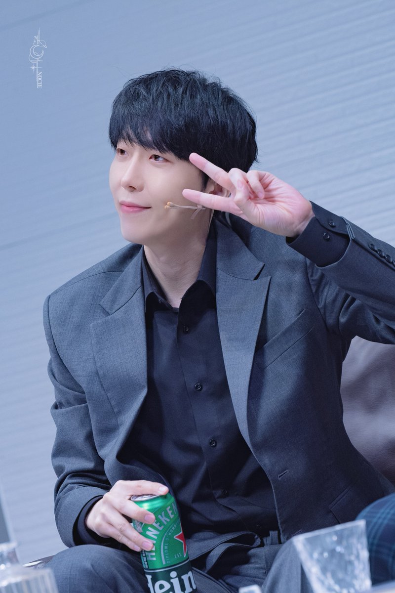 nocte121's tweet photo. 그냥 잠깐만 찾아 모아도 ✌️의 축복이 끝이 없어서🤣 https://t.co/b0jAOgPSfe