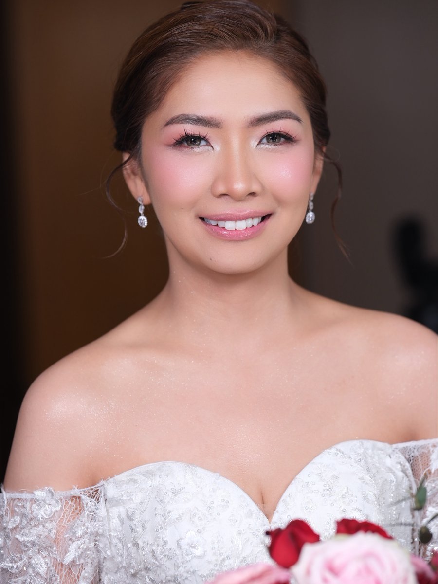ElkePuchalta's tweet photo. Ceremony look by @aalcazar00 
Makeup: @razie_estinopo 
Hair: @jr. oponites https://t.co/be23AIilib