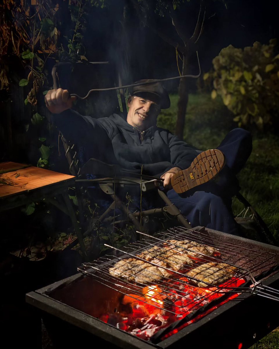 AVAONG's tweet photo. Ночной жор: время для мяса. https://t.co/OCS5DARlsa