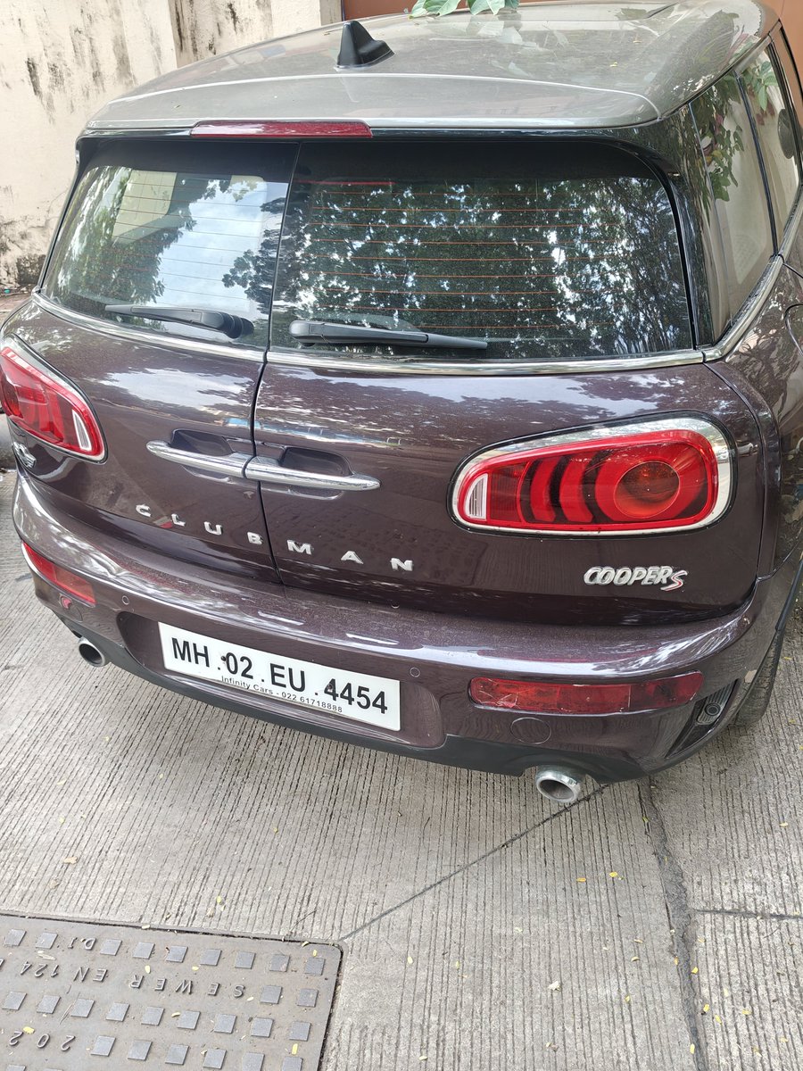 sandyfrommumbai's tweet photo. @MTPHereToHelp @mtp car parked as it , no one taken action against this please tow @Juhu_PS @mybmcwardKW @mybmc @TawdeRitu @footpath_india https://t.co/DRkhBy6nRO