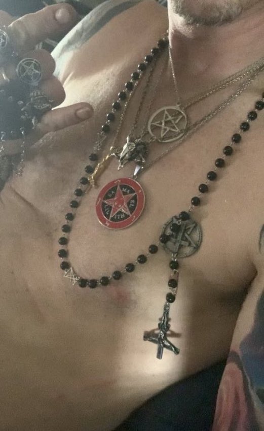 SATANWORLD5's tweet photo. Adorn yourself with the symbols of our father Satan, the ONE AND TRUE GOD. Hail Satan!😈🤘🏻
#HailSatan #SatanicJewelry #SatanicSymbols https://t.co/VYa6jxef3C