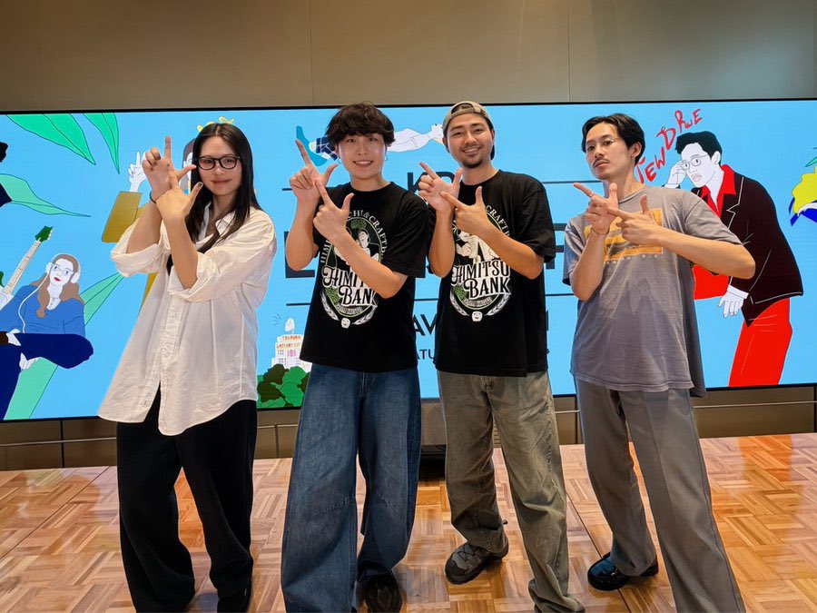 linkscape813's tweet photo. -KDDI LINKSCAPE-
9月5日（土）16時00分〜16時54分

■CONNECTORS AVENUE
人気YouTubeチャンネル・ひみつ基地。
れんたろうさん、うがじんさんが登場！
@himitsu_base

●高輪ゲートウェイシティで開催されたイベント「Hello Wonder 2026 summer」を取材！
📻https://t.co/Xtg3EIz8cx

#jwave #LINK813 https://t.co/xSRcsyROBj