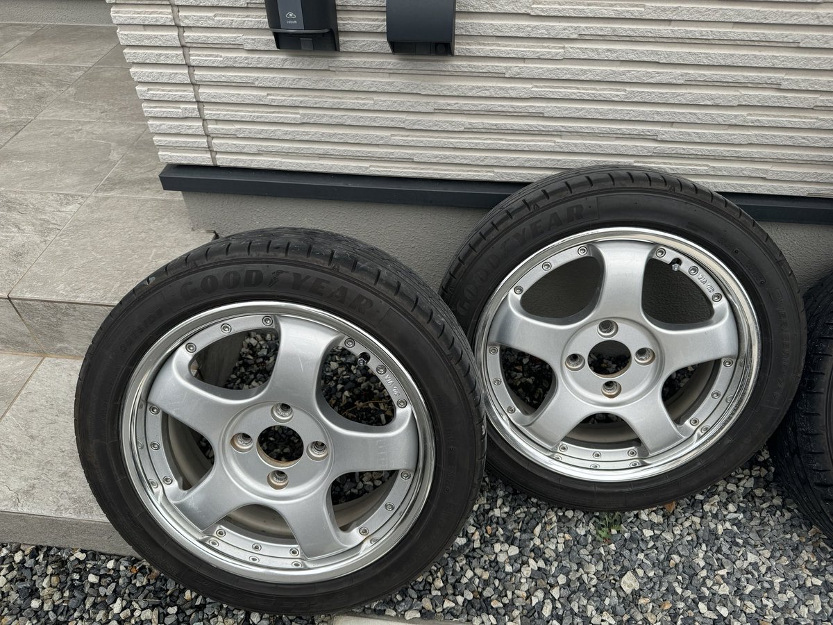 555sg9's tweet photo. 緩募
SSR SP1-R 15インチ pcd100 4穴
5.5j＋40 2本
6j＋34 2本
グッドイヤー RVF 23年製 165/55
6万ぐらいで売れれば嬉しいです
兵庫県からで引取りも可 https://t.co/hMSLmCCOT4