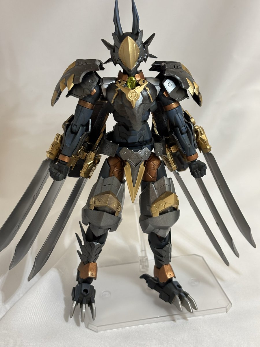 Kedama_nezumi's tweet photo. 『ゲレ』
ジョブ:ウルフへジン(クラスⅢ)
エレメント:雷
雷を纏う狼の力で戦う戦士
エレメントコアが嵌め込まれた一対の巨大な爪で獣の如く戦場を駆ける
兄弟の狼を探してガルガン島まで来た
#30MF財宝争奪戦
#武術で参戦 https://t.co/LR3ne9MVGx