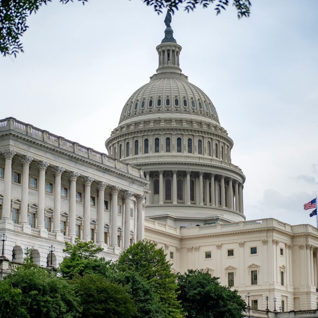 CoinMarketCap's tweet photo. LATEST: 🇺🇸  Circle president Heath Tarbert urged Congress to pass the CLARITY Act, calling it the missing piece of the US digital asset regulatory framework. https://t.co/nCfagZX4VF