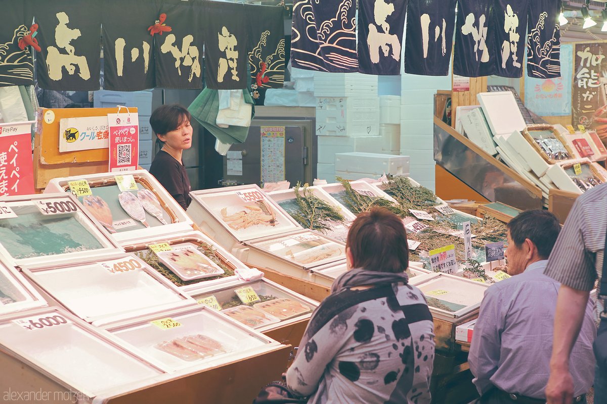 BurakAlp59's tweet photo. Omicho Market, Kanazawa, Ishikawa, Japan. 36°34'18. 49"N, 136°39'23. 92"E https://t.co/zSSJBEd3p9