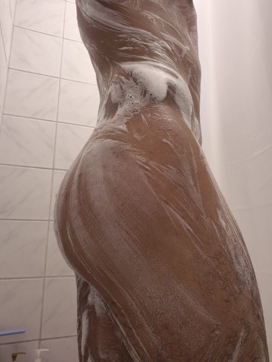Richards130637's tweet photo. Quien se quiere bañar conmigo https://t.co/GDKrdbvdbT