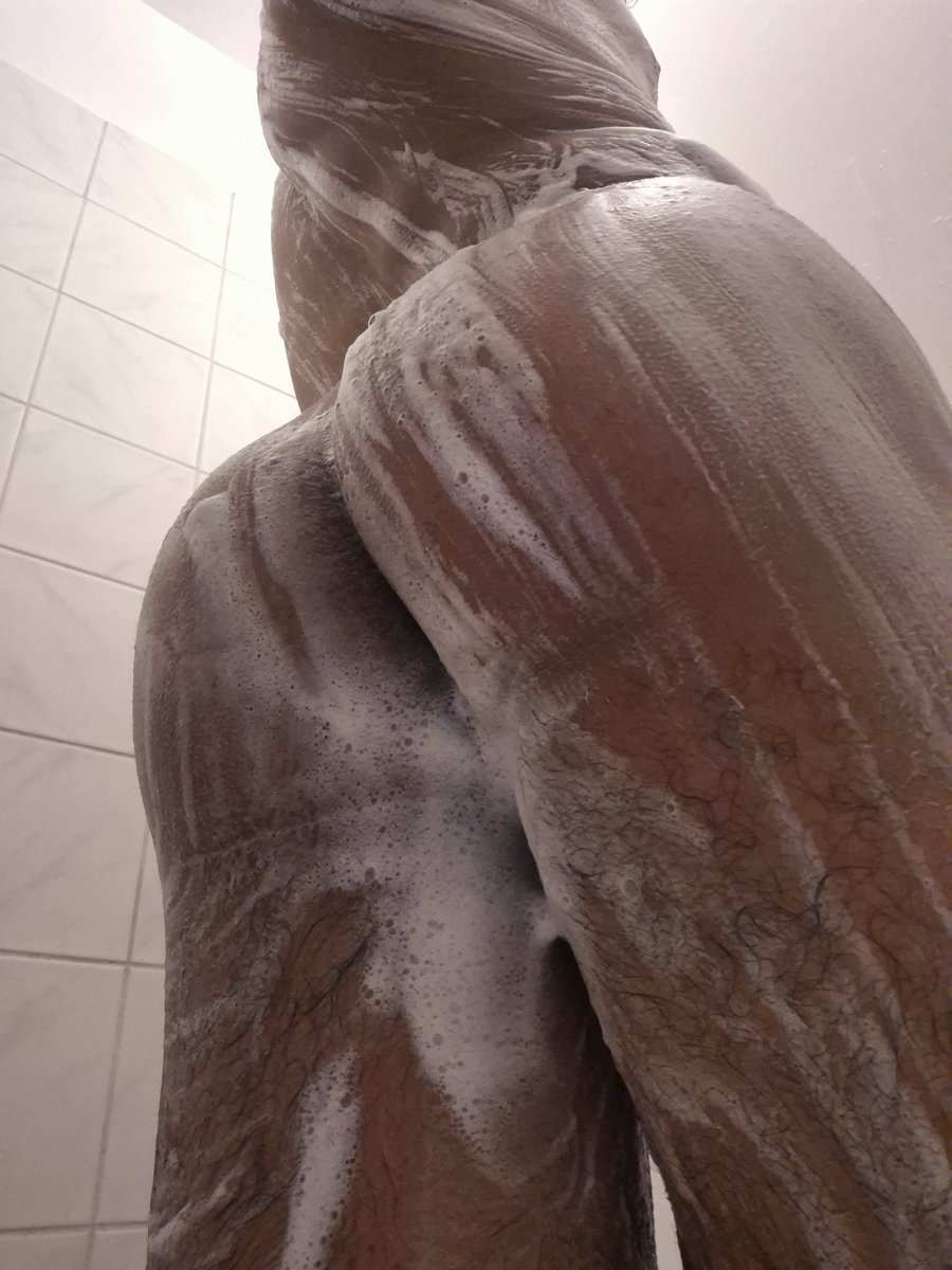 Richards130637's tweet photo. Quien se quiere bañar conmigo https://t.co/GDKrdbvdbT