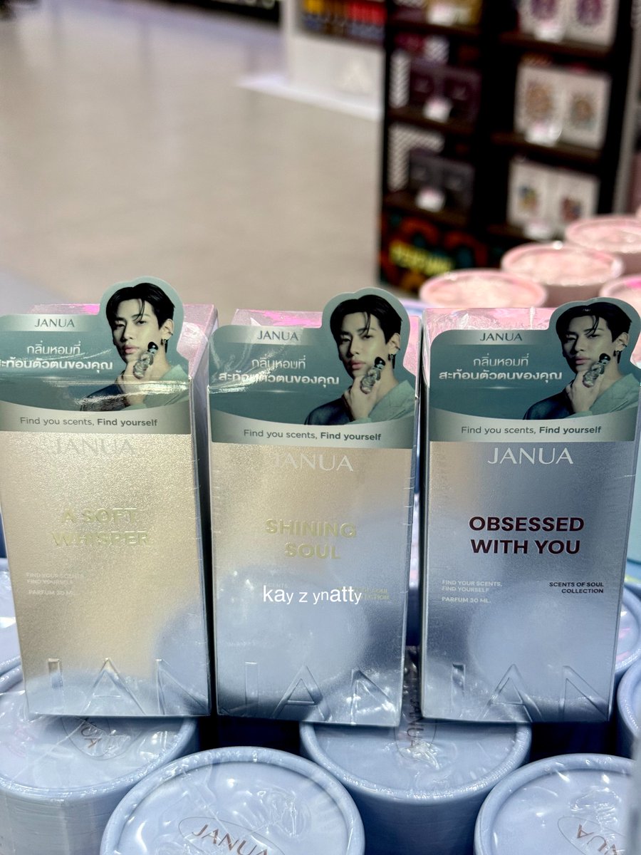 kayzynatty's tweet photo. มาแล้วค้าบ รีวิว 3 กลิ่นใหม่ ตามความรู้สึกเรา 🫠

• A SOFT WHISPER 🧁🪻 หอมคุณหนูอ่อนหวาน ออกวานิลลา ขนมๆ (เราชอบที่สุด) 💕

• SHINING SOUL 🍑💋 หอมฟิลสาวเซ็กซี่ขี้เล่น 

• OBSESSED WITH YOU ✨🍊 หอมแบบผลไม้ฟีลสาวสดใส ซ่าๆ น่ารัก 

#JANUAXBAMBAM
#JANUA #BamBam 
#JANUASCENTSOFSOUL @BamBam1A