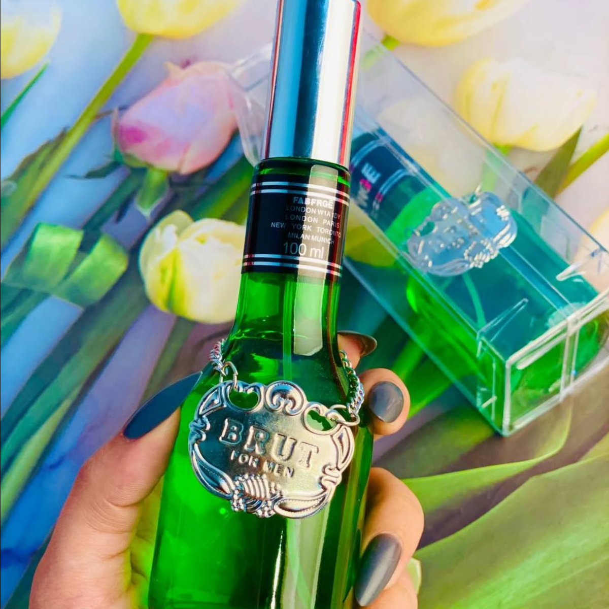 douglas90000's tweet photo. عطر بروت الإيطالي الأصلي، عطر رجولي فاخر بثبات يدوم حتى 24 ساعة وفوحان قوي. مزيج منعش من اللافندر والبرغموت والليمون، وقاعدة دافئة من المسك وخشب الصندل والفانيليا. السعر 13 ألف. https://t.co/8apF7BnIHF