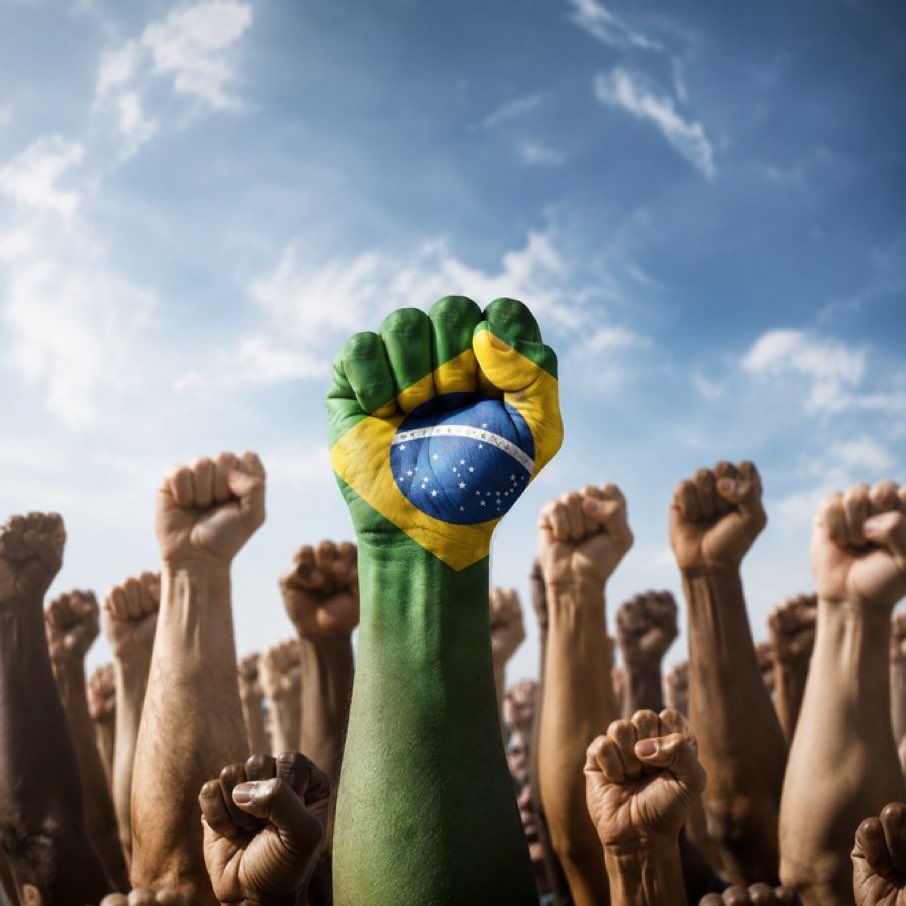 DemocraciaBR_Ja's tweet photo. Ou o povo resgata sua pátria agora e lota as ruas, ou entrega de vez o país à ditadura. https://t.co/m1FvaIqR6V