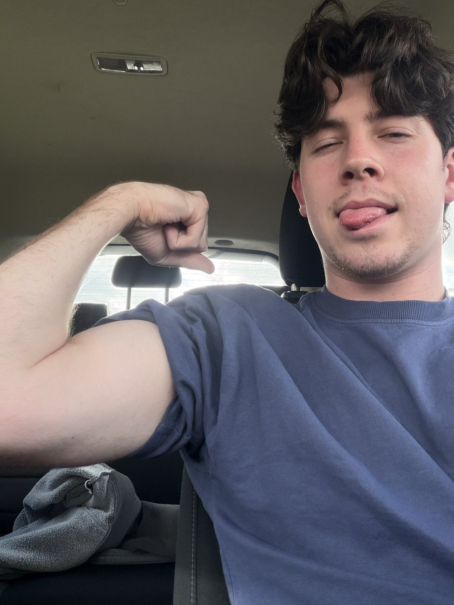 eggspressooo's tweet photo. interests: kpop gg, genshin, overwatch, dbd, movies and tv shows, recently started gym, gay boy stuff https://t.co/JHG34dRnlk
