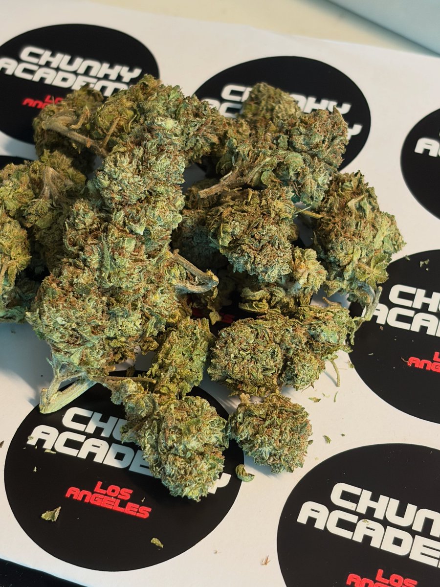 chunkyacademy's tweet photo. 🇺🇸 Labor Day Giveaway 🇺🇸

We know it’s been a long week — so this weekend, kick back, relax, and enjoy your long weekend on us!😎

We’re giving away 20 prizes on Best Value packs! 🔥

How to enter:
• Follow @chunkyacademy 
• Like & repost this post
• Reply with your favorite strain

Bonus entry:
• Tag 1 friend in your reply 👀 (Share the thrill!)

🏆 Winners will be announced Monday.