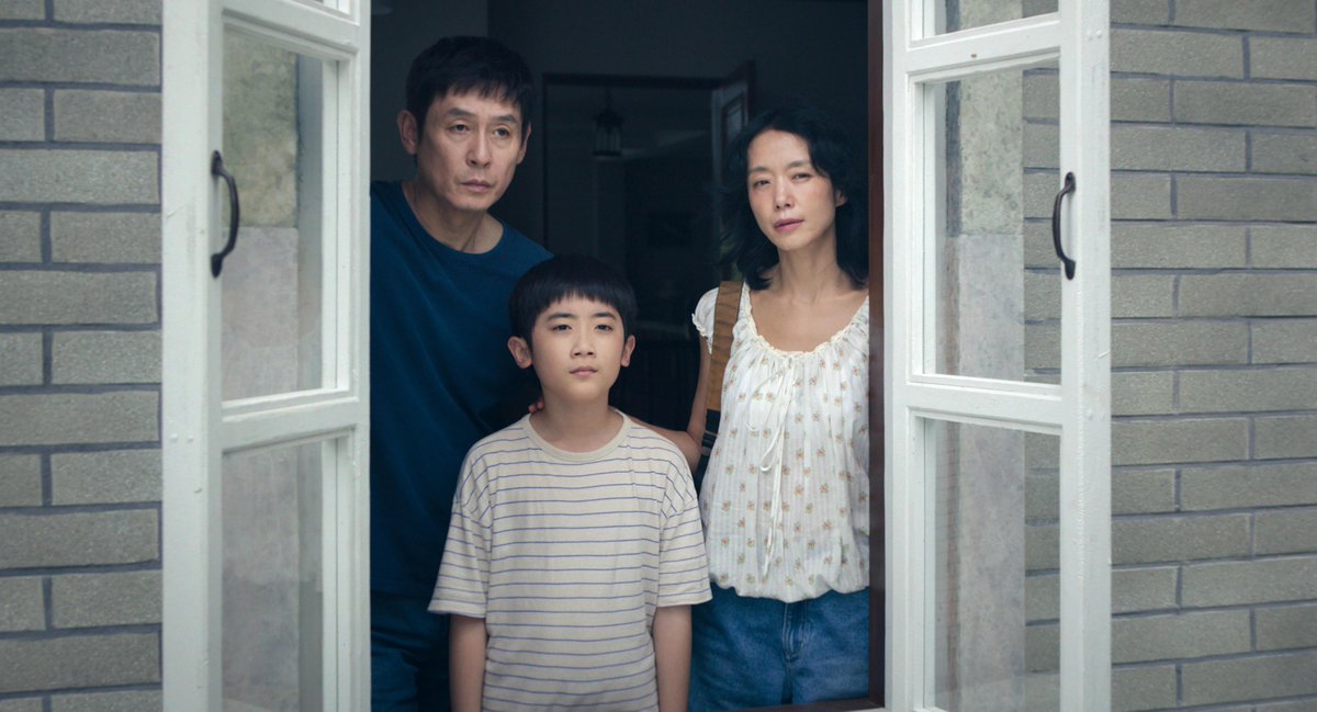 NetflixKR's tweet photo. <가능한 사랑> BFI 런던영화제 공식 초청, 이창동 감독 미국 밀밸리영화제 한국인 최초 어터상 수상자 선정 🎬

서로 다른 삶을 살아온 두 부부. 다큐멘터리로 시작된 만남, 그리고 가까워질수록 선명해지는 서로 다른 삶과 숨은 욕망. 이창동 감독 8년 만의 신작 <가능한 사랑>, 11월 6일 넷플릭스 공개.