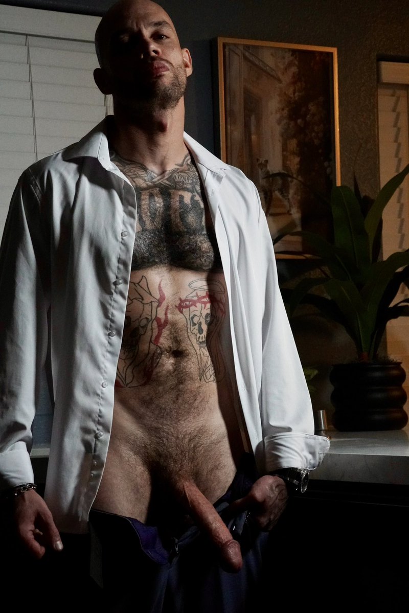 MrWrecksmore's tweet photo. I heard you were looking for a new Daddy… https://t.co/ZaaLgRm00a