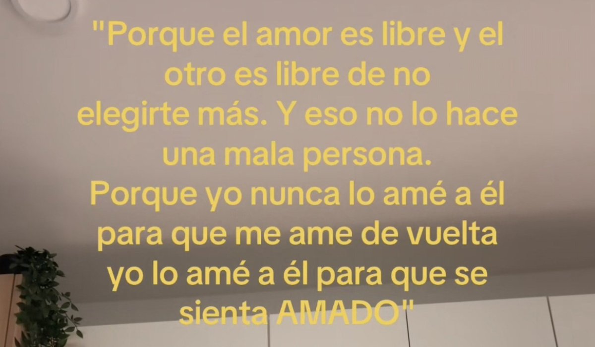 andi_zv's tweet photo. Nunca me harán arrepentirme de mi manera de amar y el como ame alguna vez https://t.co/2d8LNHE2MU