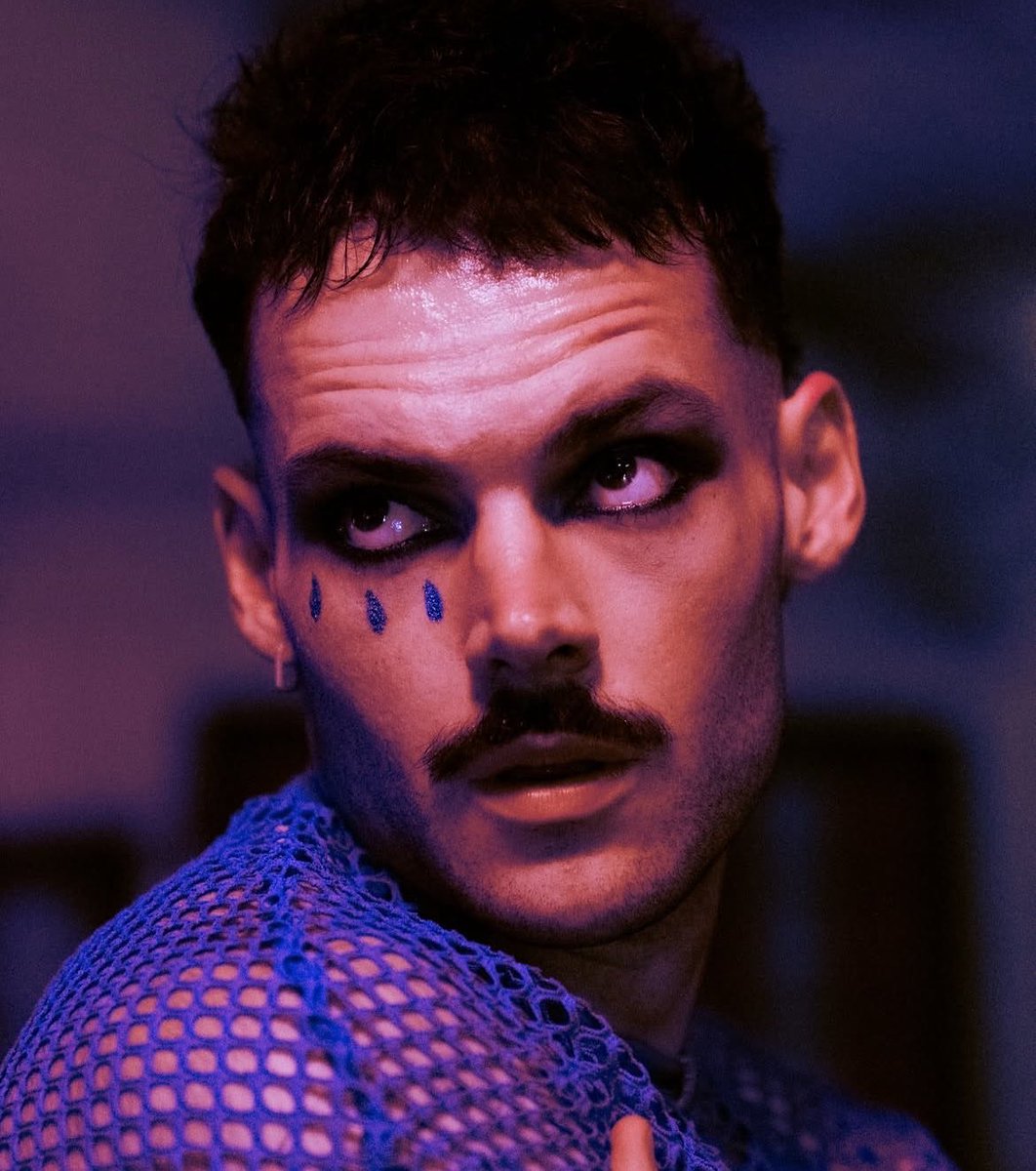 Kofiiren's tweet photo. THIS PHOTOSHOOT IS GAGGY AS FUUUCKKK https://t.co/CbTqKpmGPo
