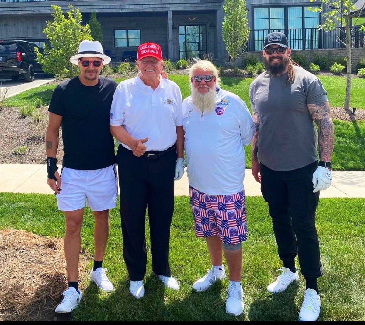 ParodyTulsiG's tweet photo. THEY CAN'T HANDLE THE GOLDEN AGE!!!😎🇺🇸🔥🔥🔥 https://t.co/iwUMYnlmrS